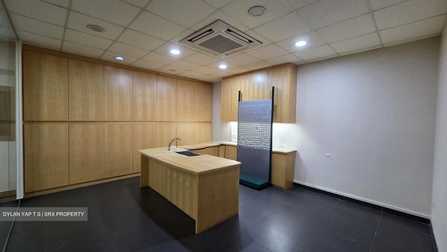 T5 @ Tampines (D18), Factory #632855601